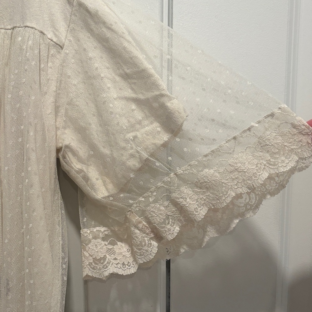 Urban Outfitters Cream Lace Overlay Floral Graphic Tee - Picture 5 of 8